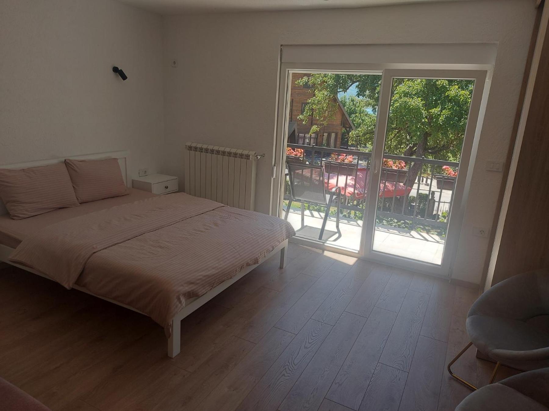 Rooms Lida & Friendly Home Πλαβ Εξωτερικό φωτογραφία